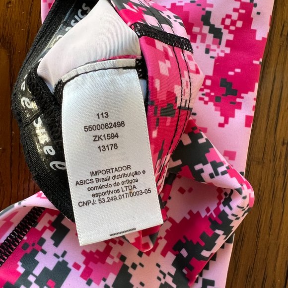 ASICS Pink and Grey Print Arm Sleeves - Picture 6 of 7
